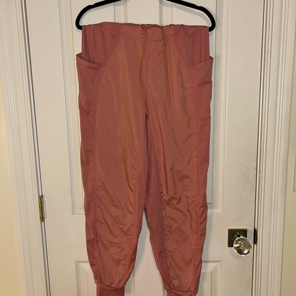 NWOT FP Movement Free People Movement Color Me Happy Joggers Rose Size Small - Picture 5 of 6